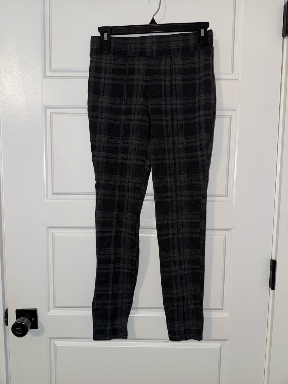 Time and Tru Black and Gray Plaid Ponte Leggings